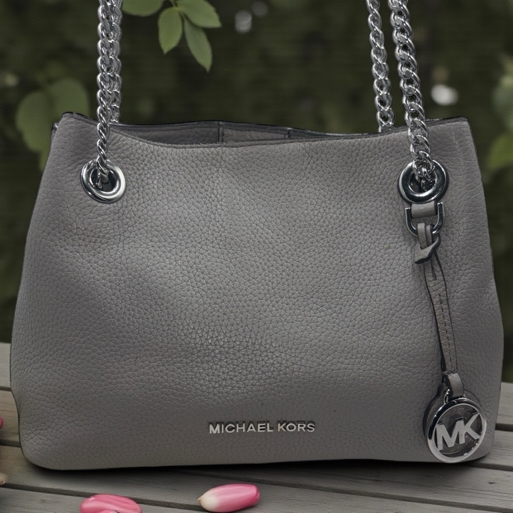 Michael Kors Jet Set Medium Pebbled Leather Chain Shoulder Bag. - Picture 9 of 11